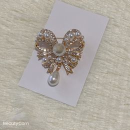 Fashion classic bowknot rhinestone pearl brooches alloy breast pin for ladies Favourite delicate items clothing brooch accessories VIP gifts