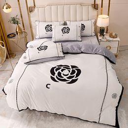 fashion winter designer bedding set velvet white black duvet cover bed sheet with 2pcs pillowcases queen size comforters sets