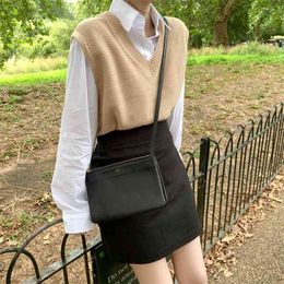 Solid Loose Sweater Spring Autumn Women's Vest knitted V Neck Fashion Joker Winter Outerwear Plus Size 210819