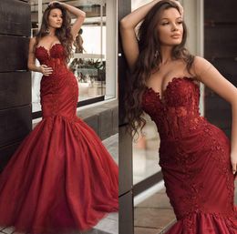 Gorgeous Burgundy Evening Dresses Lace Applique Sweetheart Neckline Illusion Top Beaded Floor Length Celebrity Prom Party Gown vestido