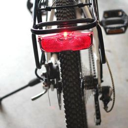 Велосипедные светильники велосипедные велосипедные задние отражатели задних светильников для багажной стойки без аккумулятора алюминиевого сплава отражающие аксессуары задних фонарей1