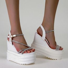 Sandálias 2021 marca tornozelo cinta de verão cunhas extrema plataforma de salto alto preto estilo gótico mulheres sapatos