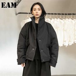 [EAM] Black Warm Short Stand Collar Cotton-padded Coat Long Sleeve Loose Fit Women Parkas Fashion Autumn Winter 211007