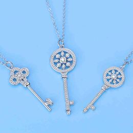 Silver Key Necklace Sweater Chain Pendant Jewelry Diamond Silver Jewelry Fashion Simple Retro Style Romantic G1206