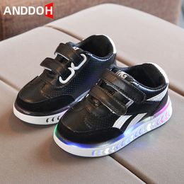 Size 21-30 Children Led Light Up Shoes Baby Anti-slippery Glowing Casual Shoes Girls Sneakers with Light Boys Luminous Sneakers 210317