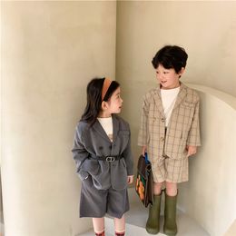Korean style fashion unisex plaid suit sets 2-7 years boys and girls long sleeve coat loose shorts 2pcs 210708