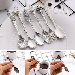 Spoons 6PCS Vintage Fork Cutlery Set Mini Metal Gold Carved Coffee Spoon Teaspoon Fruit Dessert Table Decor