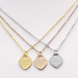 Stainless steel heart-shaped necklace short female Jewellery 18k gold titanium peach heart necklace pendant for woman