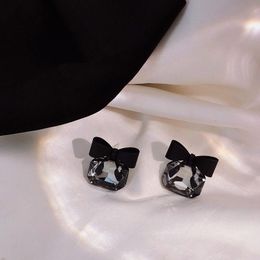 Stud 2021 Fashion Semplice Design Joker Sweet Black Bowknot Donne Orecchini Geometrica Quadrato Earring Gioielli gioielli regalo di compleanno