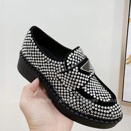 Womens Casual Shoes Designer Loafers 2023 New Diamond Loafer Luxurys Ladies Bling Rhinestones Counter Quality Black Fashion Leather Sandals