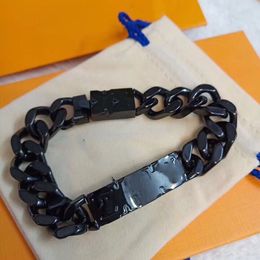 Newest designer Identification Mans bracelet High qualtiy alloy buckle bracelets for man and woman gift With box