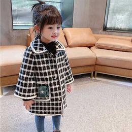 2-6 Years Winter Girls Thick Warm Plaid Long Coat Baby Kids Children Jacket Outerwear Fashion Design 211204