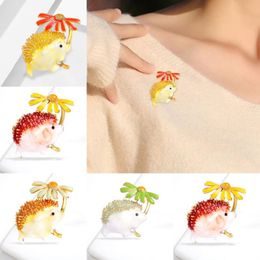 Pins, Brooches Cute Hedgehog Cattle Brooch Fashion For Women Animal Jewelry Funny Winter Design