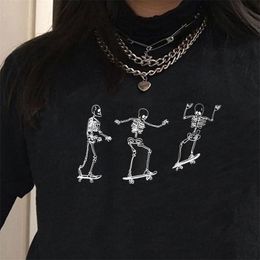 The Three skateboard skeleton Graphic Tee Punk Style Skull Cool Grunge Maglietta unisex Hallowmas tee Gift Black Women T-Shirt 210722