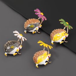 Pins, Brooches Fashion Metal Drip Oil Daisy Hedgehog Brooch Female Creative Corsage Jewellery Accessories