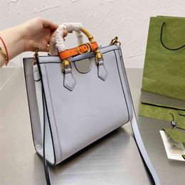 designer Handle Handbag Bamboo Tote Bags Genuine Leather Shoulder Bag Fashion Letter Golden Hardware Detchable Adjustable Strap