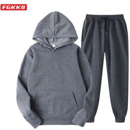 FGKKS Men Spring Sets Hoodie+Pants Two-Pieces Casual Solid Colour Tracksuit Male Fashion Sportswear Set Brand SweatSuit Men G1209