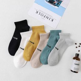Spring and Summer with Light Tops and Solid Colors Men's Socks Cotton with Letter Funny Ankle Socks Men 32601 X0710