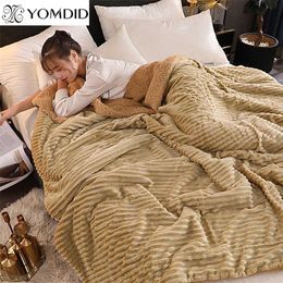 Super Warm Flannel Lamb Quilt Winter Blanket Double-sided Velvet Thickened Warm Autumn Spring Striped Bed Sheet Solid Colour 211122