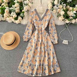 Lady Fashion Elegant V Collar Buckle High Waist Thin Lace Dress Women Autumn and Winter Long Sleeve Vestidos Q119 210527