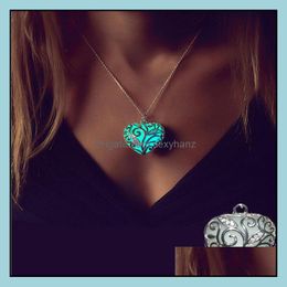 & Pendants Glow In The Dark Necklace Hollow Heart Luminous Pendant Necklaces For Wife Girlfriend Daughter Mom Fashion Jewellery Gift Drop Deli