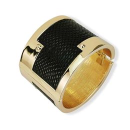 Manilai Unisex Black Snake Pu Leather Statement Bangles for Women 2020 Unique Classic Zinc Alloy Big Bracelets Cuff Jewellery Q0720