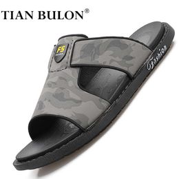 Pantofole firmate da uomo estivo Infradito in pelle con suola morbida Sandali romani comodi da uomo Scarpe da spiaggia antiscivolo per uomo Zapatos 210721