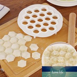 1PC New Creative Pelmeni Mold Dumpling Maker 19 Holes Kicthen Dumpling Molds Pastry Cutter DIY Ravioli PP