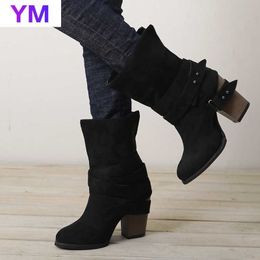 New Rome Style Ankle Boots Women Round Toe Med Square Heel Boots Winter Zipper Warm Boots Band Decoration Flock Boot Zapatos Y0914
