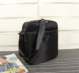 Estilo casual negro Fanny Pack de alta calidad Nylon Cross Body Bag Popular Square Bag Hombres Viajes Bolso de hombro