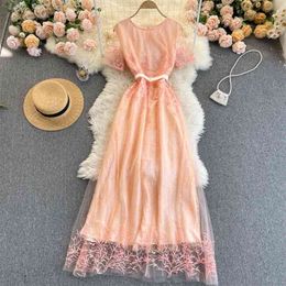 Fashion Women Round Collar Short-sleeved Embroidery High Waist Thin A-line Dress Elegant Summer Vestidos Clothes R489 210527