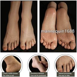 High Quality A pair of Fashion Realistic Man Mannequins Feet Model Sexy Lifelike Soft Silicone Male Mannequin Foot Sell