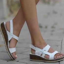 Summer New Women Sandals Mid Heels Wedge Casual Ladies Shoes Solid Hook & Loop Female Big Size 36-43 Outdoor Beach Y0721