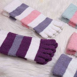 2021New Women's Thick Crew Socks Winter Warm Five Finger Socks Coral Fleece Fluffy Toe Socks Female Striped Soft Cosy Hosiery Y1120