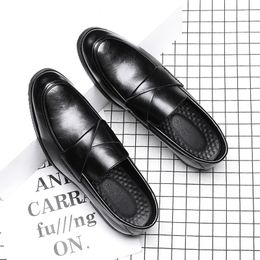 Brogue Slip-on Dress Men Shoes Faux Leather Convenient Office Wedding Casual Suit Shoes for Gentleman British Male Flats