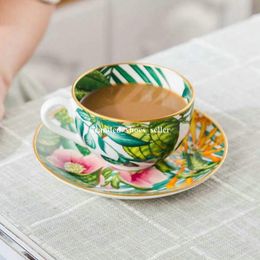 -4-х штука Классическая европейская кость China Chame Coffee Cups и тарелка для блюд Посуда Тарелки Блюда послеобеденного чая Установить домашнюю кухню