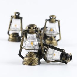 Mini Home Furnishing Decoration Creative Retro Light Kerosene Lanterns Home Decor Gift Wood Craft Ornaments SN5152