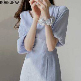 Korejpaa Women Dress Summer Korean Chic Elegant V Neck Pleated Texture Tied with Waist Solid Color Lantern Sleeve Dresses 210526