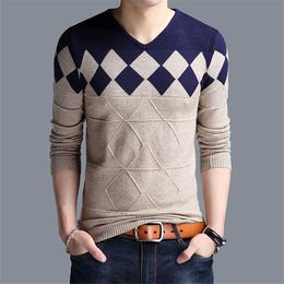 Men's Sweater Autumn Winter Male Fashion Casual Slim V-neck Wool Pullover Shirt Brand Clothing 211014