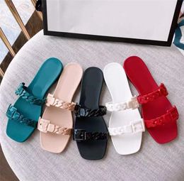 2021 Newest top luxury Classic designers Fashion Women Rubber slipper Sandals Flat jelly Summer Casual Beach Wedding Party Flip Flops Platform dating office shoes