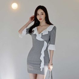 The temperament of han edition cultivate one's morality lotus leaf collar dress package hip skirt 210531