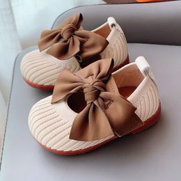 Scarpe da principessa per bambina con fiocco grande in tessuto lavorato a maglia Scarpe per bambini con fondo morbido Scarpe casual per bambini all'aperto Beige Rosa Swee 210312