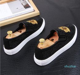 2020 New luxury Spikes Flat Leather Shoes Rhinestone Fashion Men embroidery Loafer Dress Shoes Smoking Slipper Casual shoe