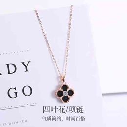 Fortune Edge 18k Gold Band Diamond Lucky Grass Agate Pendant Flower Necklace Water Shell Jewellery