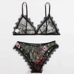 Exquisite underwear Women's Sexy Lingerie Delicate Embroidery Floral Lace Perspective Lingerie Sexy hot lingerie set Y0911