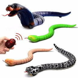 Remote Control Snake Infrared RC Naja Cobra Viper With Egg Rattlesnake Animal Trick Terrifying Mischief Toys for Children Gift 211027