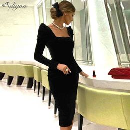 Women'S Black Velvet Knee-Length Long Sleeve Sexy Design Square Neck Celebrity Party Tight Club Dress Vestido 210527