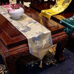 Avigers Luxury Chinese Style Embroidered Greeb White Yellow Red Table Runners with Tassels for Home el Wedding 210628