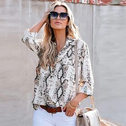 Spring Autumn Women Shirts Snake Leopard Print Blouses Female Pockets Tops Nine Quarter sleeves Loose Blusas Casual New 210225