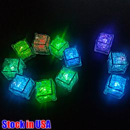 Luci notturne RGB flash illuminazione a cubo led Luci dei cubetti di ghiaccio Flashe Sensore liquido Acqua Barra sommergibile illuminata per la festa di nozze del club